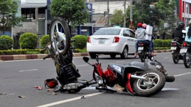 Se sospecha que las motocicletas de Depok son microsladas, golpean el auto de la muerte


