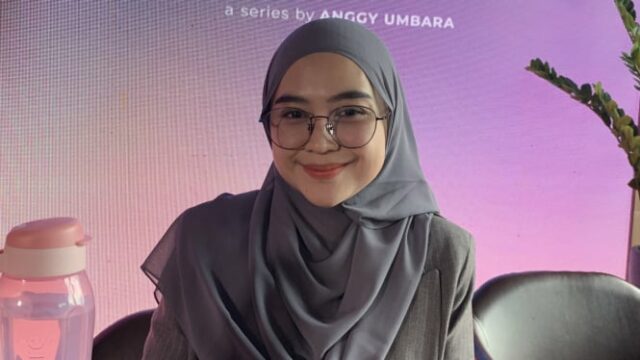 Ria ricis y Evan WMD están capturados a mano, ¡los usuarios de Internet están entusiasmados!

