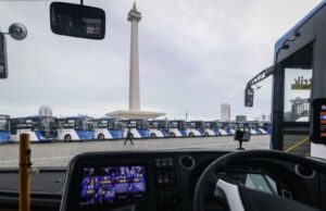 Hombres virales Teriaki Mujer ‘terrorista’ en Transjakarta Stop, Policía: directamente Blacklist Bus listrik TransJakarta di Monas.