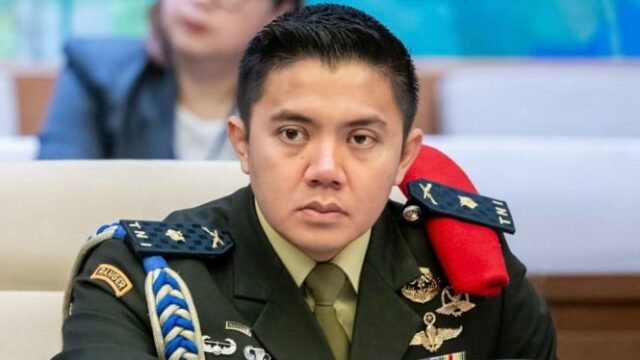 Seskab Teddy Sebut Rapat Presiden dengan Menkes Bahas Isu Kesehatan Bukan Reshuffle