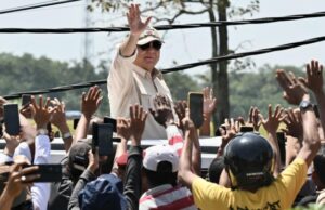 Reservas de arroz del gobierno oficial para penetrar 4 millones de toneladas, Ministro de Agricultura Amran: Se estableció una nueva historia desde que Bulog se estableció en 1969 Presiden Prabowo Lakukan Panen Raya di Majalengka