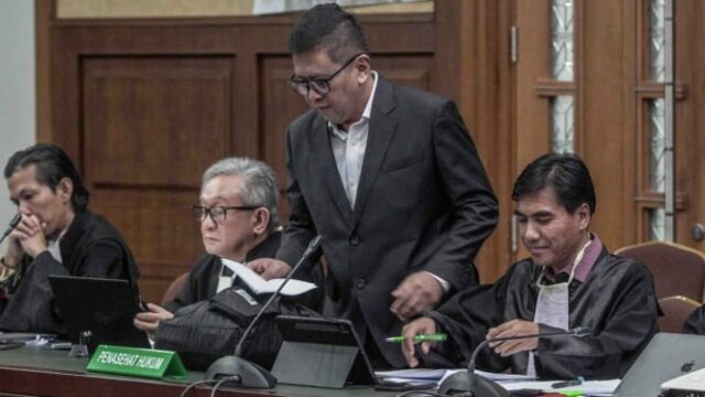 Hasto Kristiytoo presentó a un amigo de la universidad en la Universidad de Defensa como testigo para mitigar

