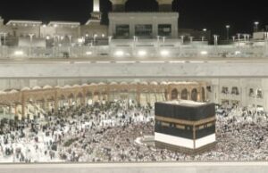 Ruben Onsu no pudo irse a Hajj, Ivan Gunawan dio apoyo de la Tierra Santa Jemaah calon haji dari berbagai negara melakukan Tawaf di Masjidil Haram, Makkah, Arab Saudi