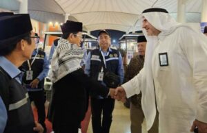 Dos mensajes importantes de Amirul Hajj para peregrinos indonesios: enfoque de adoración y mantenimiento de la salud Amirul Hajj Nasaruddin Umar Tiba di Jeddah, Arab Saudi