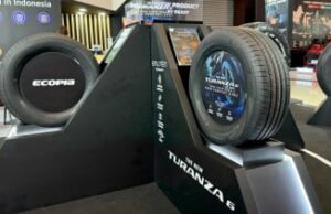 Este auto parecía sorprendente en IIMS Surabaya 2025 Booth Bridgestone di IIMS Surabaya 2025