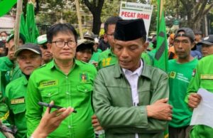 Vaya a la sede de DPP, los cuadros de PPP le piden a Rommy que sea despedido: tan fácilmente insultando al DPC Datangi Markas DPP, Kader PPP Minta Rommy Dipecat: Begitu Mudahnya Dia Menghina DPC