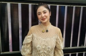 Dewi Perssik Sacrifice 17 vacas, hay un peso de más de 1 tonelada Dewi Perssik Kurban 17 Ekor Sapi, Ada yang Bobotnya Lebih dari 1 Ton