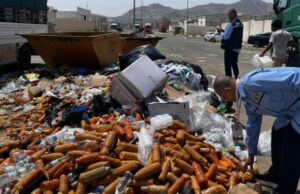 Use cinta adhesiva en la tela Ihram, los esfuerzos de los peregrinos de agua de Zamzam Aerial todavía fallan Use cinta adhesiva en la tela Ihram, los esfuerzos de los peregrinos de agua de Zamzam Aerial todavía fallan