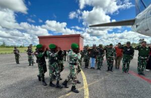 Esta es la acción salvaje de la OPM para ser brutal a la muerte de los soldados de TNI que proporcionan drogas. Esta es la acción salvaje de la OPM para ser brutal a la muerte de los soldados de TNI que proporcionan drogas.