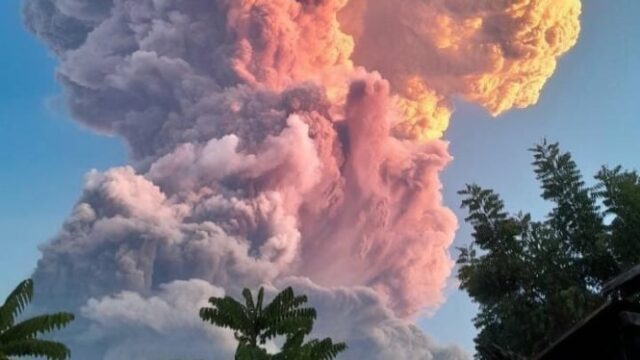 3 aeropuertos están cerrados mientras se ven afectados por la erupción del Monte Lewotobi


