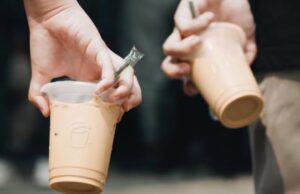 Puntos de venta pequeños y rara vez dan descuentos, han revelado por qué el café Tuku todavía está lleno Puntos de venta pequeños y rara vez dan descuentos, han revelado por qué el café Tuku todavía está lleno