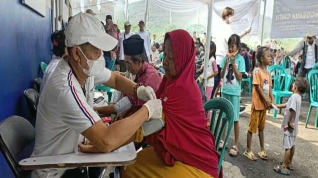 578 Charwngers en Bekasi Obtenga servicios médicos gratuitos de IPI y voluntarios médicos

