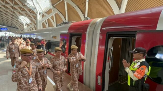 Tome el tren de Whoosh rápido para la clase de economía premium, docenas de jefes regionales recibirán capacitación en Sumedang IPDN

