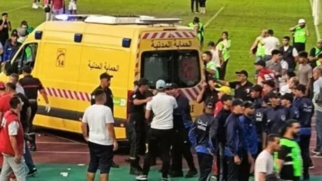 La terrible tragedia del fútbol argelino, 3 partidarios murieron de las gradas durante la celebración del campeonato

