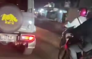 Videos de autos de placa civil usando estobo no corregido en el camino, recuerde las reglas Videos de autos de placa civil usando estobo no corregido en el camino, recuerde las reglas