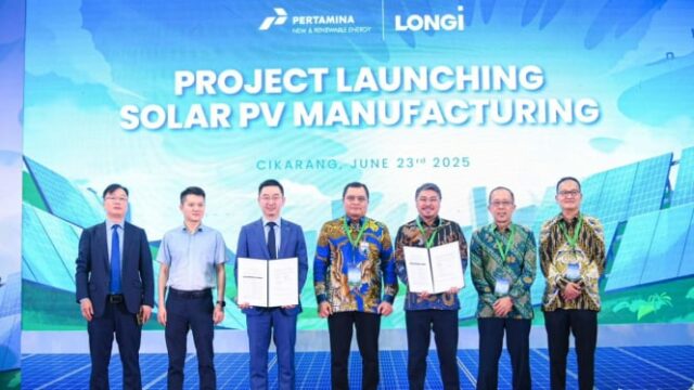 Proyectos de lanzamiento de Pertamina NRE y Longi para fabricar módulos de paneles solares en Indonesia


