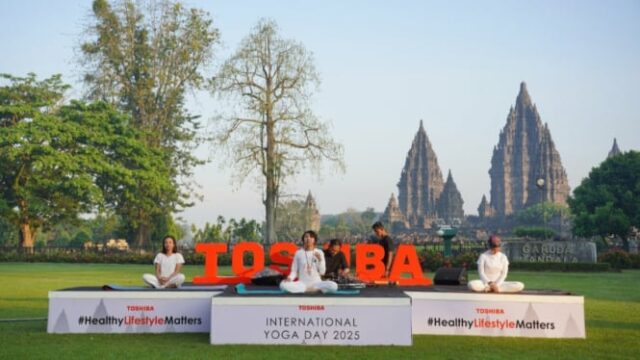 El Día Internacional del Yoga tuvo lugar en el Templo de Prambanan, apoyando el estilo de vida saludable de la comunidad urbana

