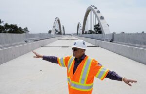 ‘No hay ruta viable’ a la finalización: la administración de Trump planea poner fin a los fondos para el Proyecto ferroviario de alta velocidad de California ‘No viable path’ to completion: Trump administration plans to end funding to California high-speed rail project