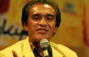 Él tiene integridad, seremos guiados Él tiene integridad, seremos guiados