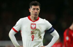 Lewandowski ‘traicionado y dolido’ por la forma en que perdió la capitanía de Polonia Lewandowski 'traicionado y dolido' por la forma en que perdió la capitanía de Polonia