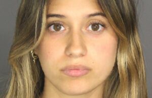 Empleado de la Escuela de Nueva York, de 22 años, arrestado después de fingir enviar fotos desnudas a Boy, 14: Policía Empleado de la Escuela de Nueva York, de 22 años, arrestado después de fingir enviar fotos desnudas a Boy, 14: Policía