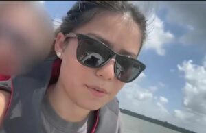 El video muestra a una mujer de Texas, de 20 años, antes de que desapareciera en el jet ski El video muestra a una mujer de Texas, de 20 años, antes de que desapareciera en el jet ski