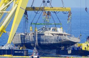 El yate bayesiano se levantó del agua de los meses después de que el corredor de Sicilia mató a 7 El yate bayesiano se levantó del agua de los meses después de que el corredor de Sicilia mató a 7