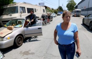 Berkeley se mueve para despejar uno de ellos los campamentos de personas sin hogar más grandes antes de que el juez detenga el barrido Berkeley moves to clear one of it largest homeless camps before judge halts sweep