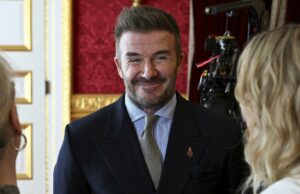 David Beckham, ex capitán de Inglaterra y leyenda del hombre unido, recibe caballería David Beckham, ex capitán de Inglaterra y leyenda del hombre unido, recibe caballería