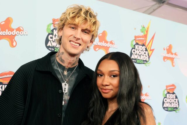 MGK dice que es un "animador" para su hija para una excursión conjunta rara (exclusiva)

