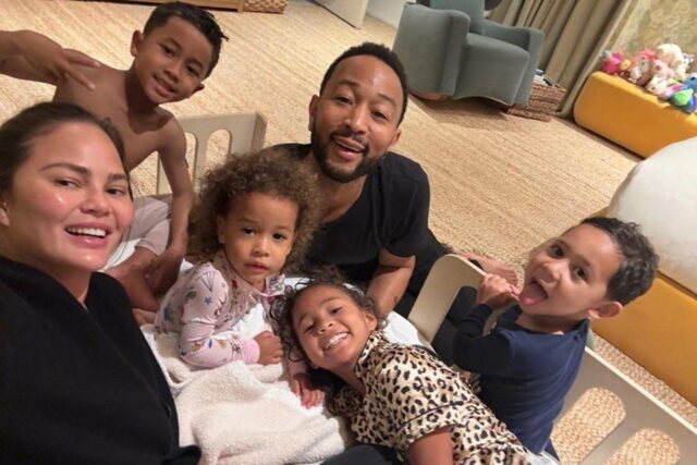 Chrissy Teigen famoso John Legend en el Día del Padre

