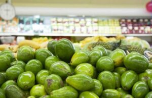 Comerciantes de aguacate en el engaño principal del mercado de East Yakarta con una pérdida de cientos de millones