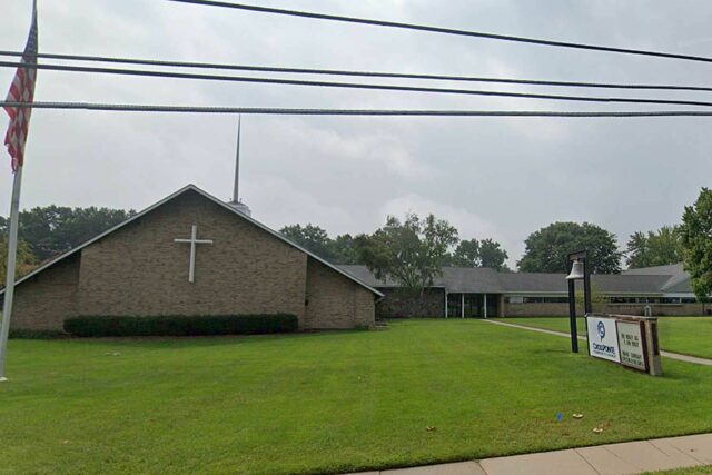 El hombre abre fuego al servicio dominical

