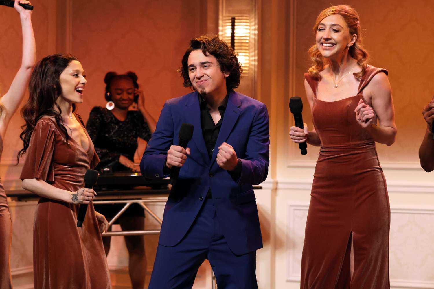 El Sketch Domingo '' SNL '' viral '' se inspiró en un discurso real de damas de honor

