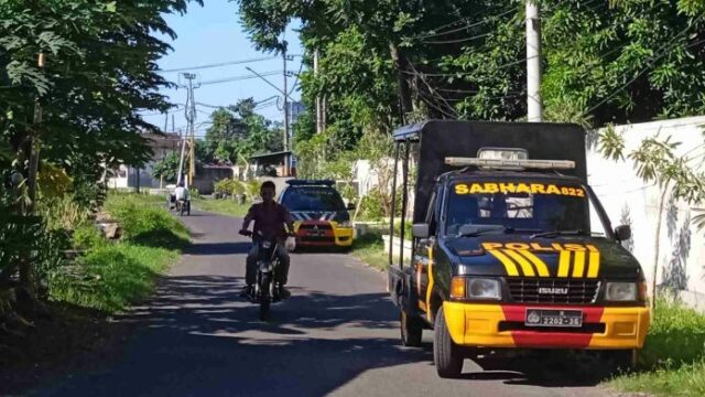 Dua Pria Tendang Motor di Probolinggo, Seorang Perempuan Terluka Serius - WartaBromo