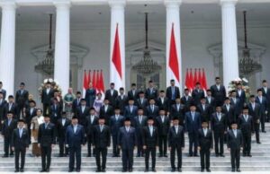 El tema de la reorganización sobresale, esta es la palabra bahlil