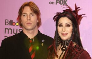 El hijo de Cher, Elijah Blue Allman, se apresuró al hospital, la esposa de Esranged reacciona (exclusiva) El hijo de Cher, Elijah Blue Allman, se apresuró al hospital, la esposa de Esranged reacciona (exclusiva)