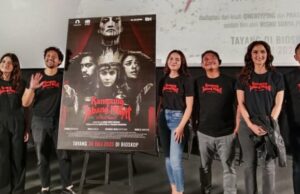 Entonces el chamán en la película Kampung Jabang Mayit, Atiqah Hasiholan: ¡Muy visitado!