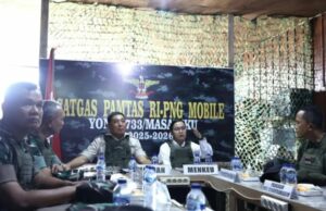 Estos son 2 generales de tres estras del nativo de Kopassus Kopassus, Sjafrie y Ministro de Finanzas, Sri Mulyani, en áreas propensas a Papua