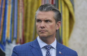Hegseth intensifica la guerra militar contra los valores estadounidenses Hegseth escalates military’s war on American values