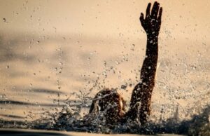 Hundido al cruzar el río, Bule fue asesinado en el norte de Yakarta