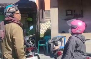 Los residentes de Ngadisari bloquean motocicletas automáticas a Bromo para la seguridad de los turistas Los residentes de Ngadisari bloquean motocicletas automáticas a Bromo para la seguridad de los turistas
