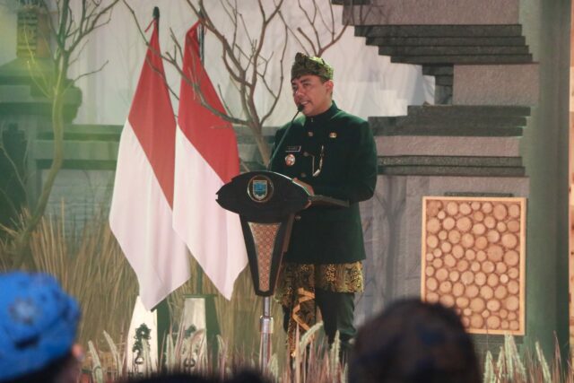 Ser glorificado como Tengger Elder, Probolinggo Regent afirma el compromiso de la guardia de la cultura de Kasada

