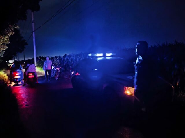 Celurit Armado Begal Acts que se resisten a Probolinggo, la moto adolescente desapareció con los perpetradores

