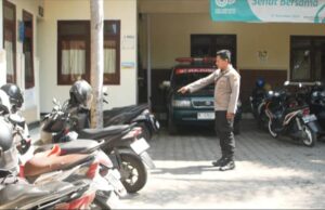 Acción de Curanmor en la clínica Lumajang registrada por CCTV, los dos perpetradores de gondol de motocicleta en segundos Acción de Curanmor en la clínica Lumajang registrada por CCTV, los dos perpetradores de gondol de motocicleta en segundos