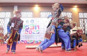 Meriah, 21 grupos de baile SD/Mi muestran sus dientes en la competencia FLS2N 2025 Pasuruan City Meriah, 21 grupos de baile SD/Mi muestran sus dientes en la competencia FLS2N 2025 Pasuruan City