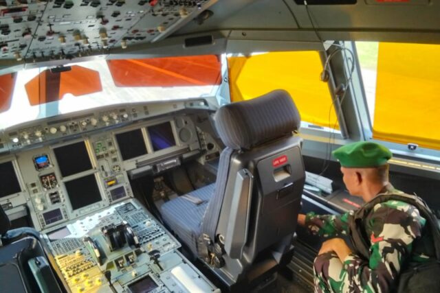 La atmósfera del equipo de Jihandak Kodam 1 Bukit Barisan aseguró aviones a las aerolíneas sauditas que fueron amenazadas por bombas

