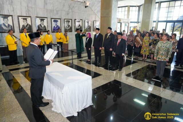 El canciller de UI instala cuatro nuevos líderes El canciller de UI instala cuatro nuevos líderes