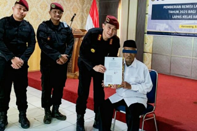 Narapidana berusia 82 tahun di Lapas Karawang terima remisi usia
