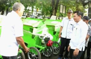 El gobierno de Regency de Purwakarta distribuyó 15 unidades de máquinas de trillador de arroz para grupos de agricultores El gobierno de Regency de Purwakarta distribuyó 15 unidades de máquinas de trillador de arroz para grupos de agricultores